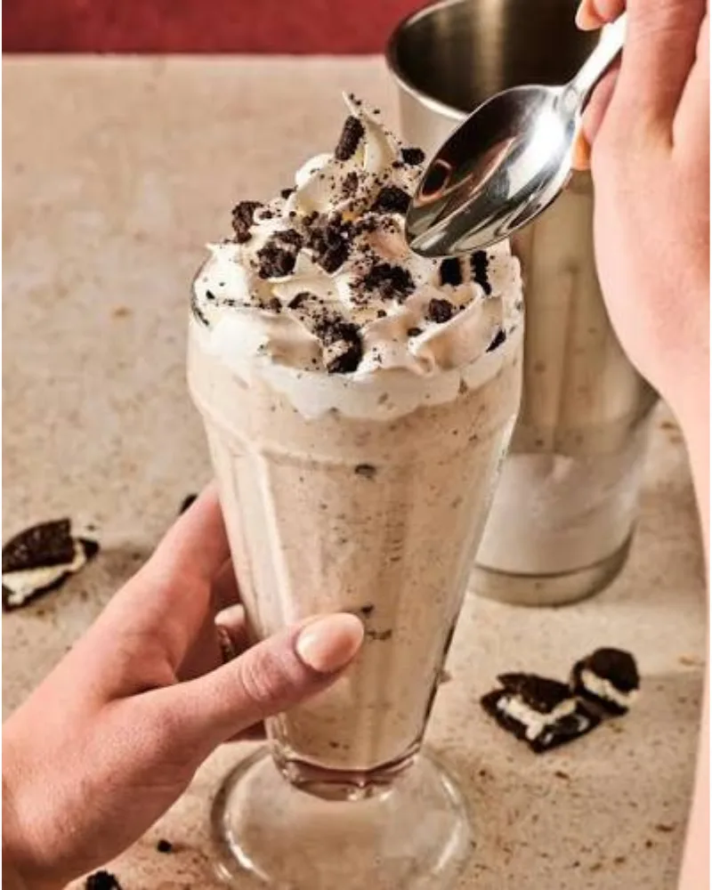 Oreo Cookie Magic Shake